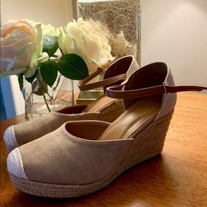 BN Espadrille Wedges Tan Suede w/ Ivory Linen Trim